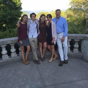 Meet your Posher, Laura